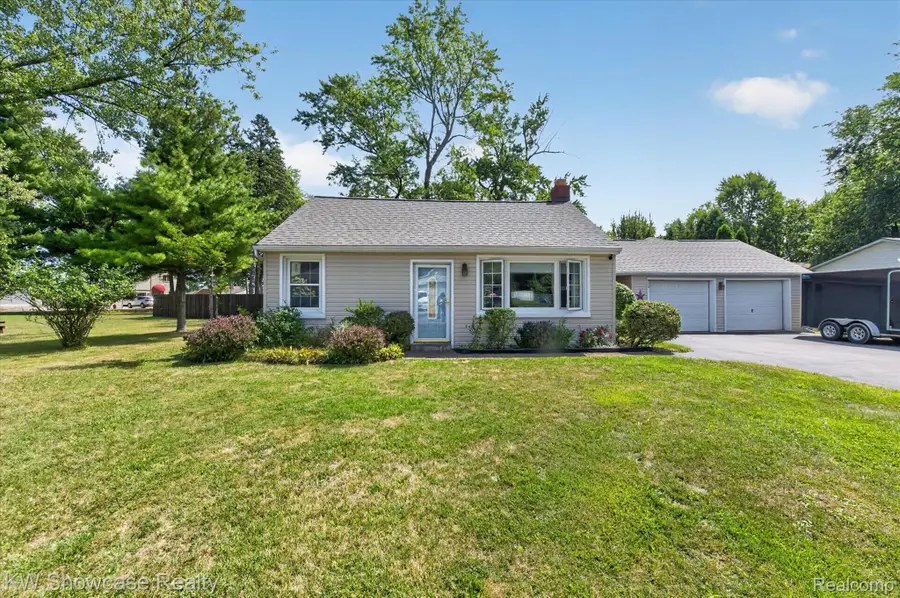 923 Sarena Avenue, Waterford, MI 48327 - #3