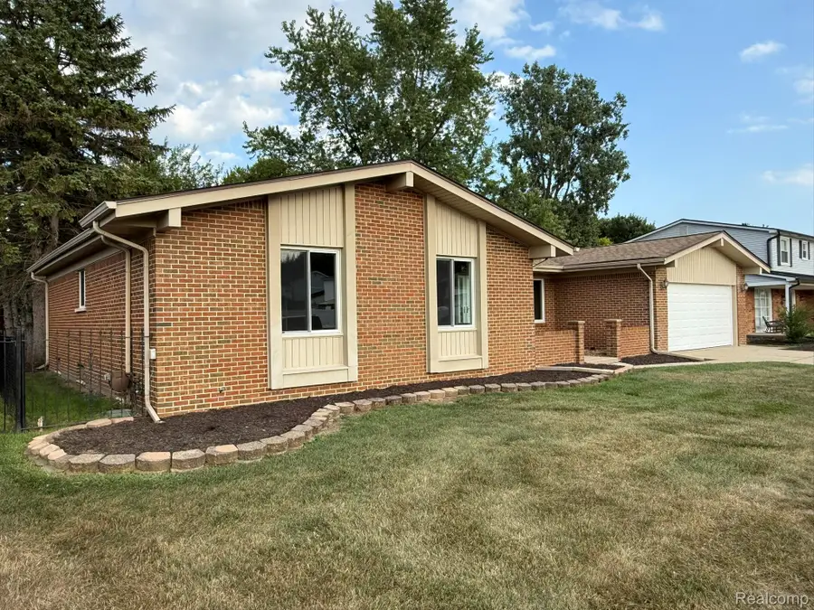 39232 Donahue Drive, Clinton, MI 48038 - #2