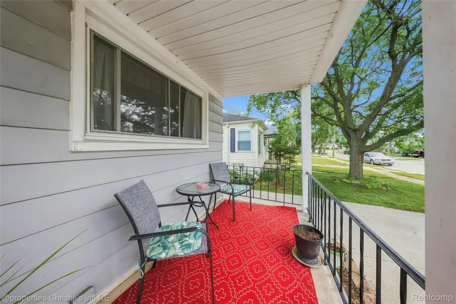 24242 Lexington Avenue, Eastpointe, MI 48021 - #3