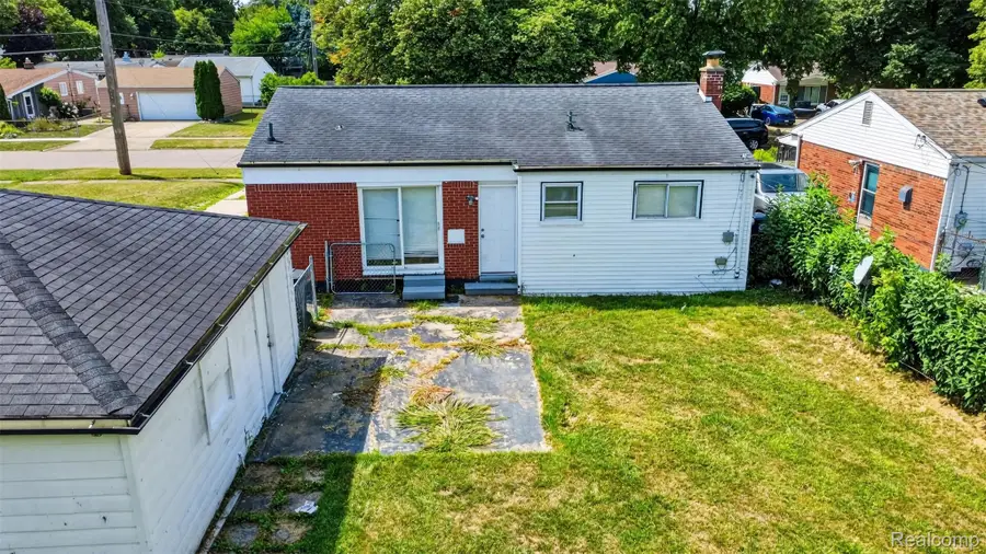 4509 Cheyenne Avenue, Flint, MI 48507 - #3