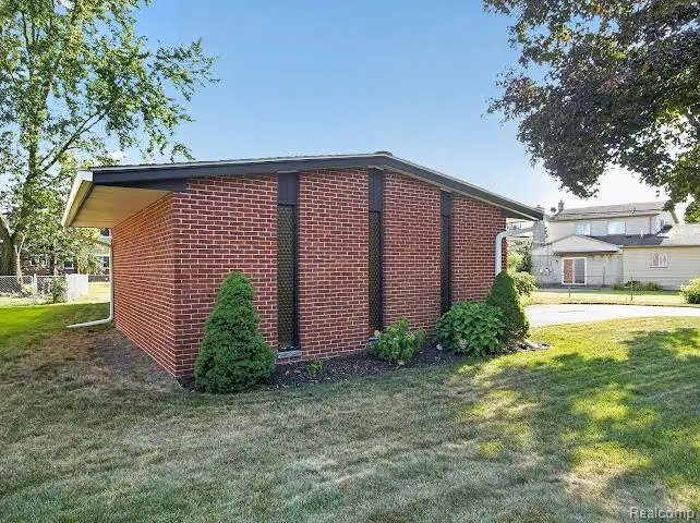 36115 Summers Street, Livonia, MI 48154 - #3