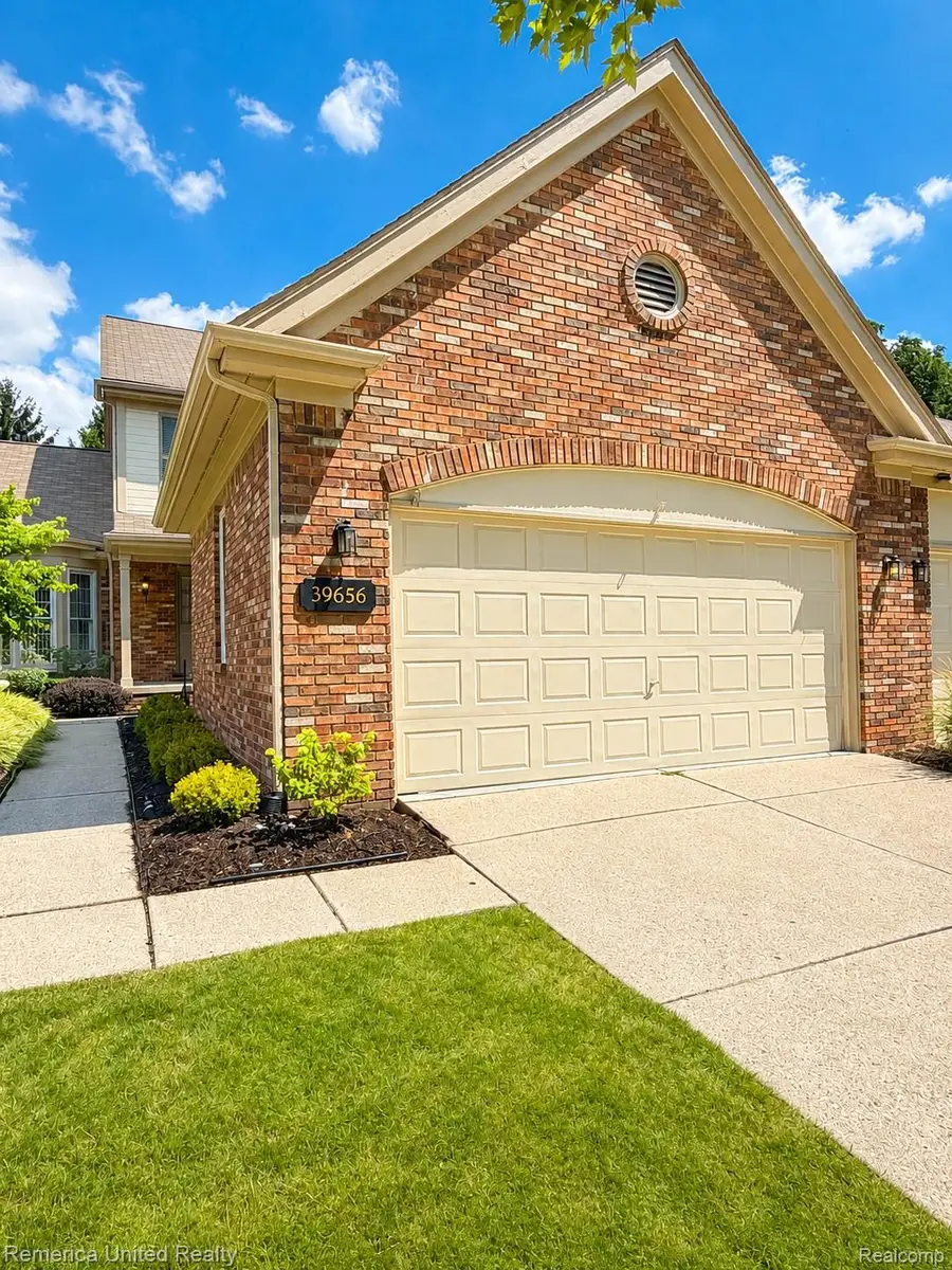 39656 Village Run Drive, Northville, MI 48168 - #2