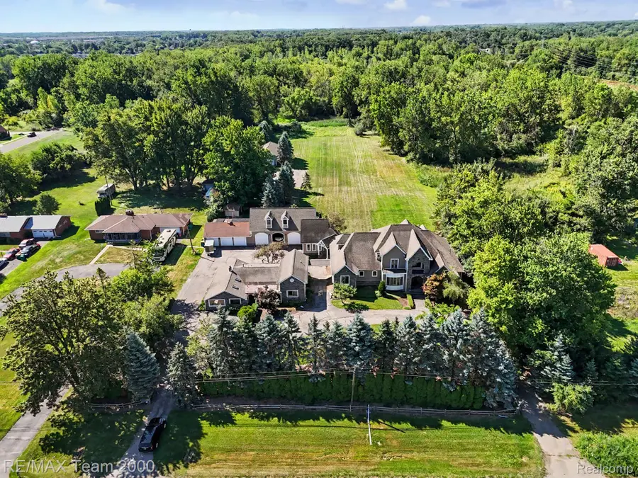 22535 Pennsylvania Road, Brownstown, MI 48193 - #2