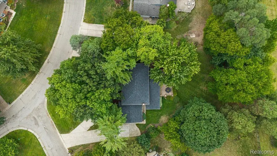 5033 Aintree Court, Rochester, MI 48306 - #3