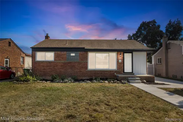 33711 Rosslyn Avenue, GardenCity, MI 48135
