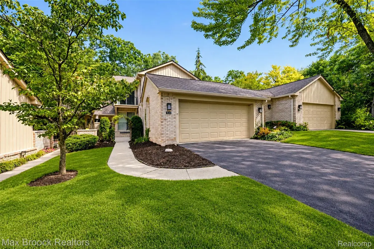 1131 Hillpointe Circle, Bloomfield, MI 48304 - #1