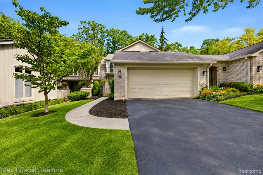 1131 Hillpointe Circle, Bloomfield, MI 48304 - #3
