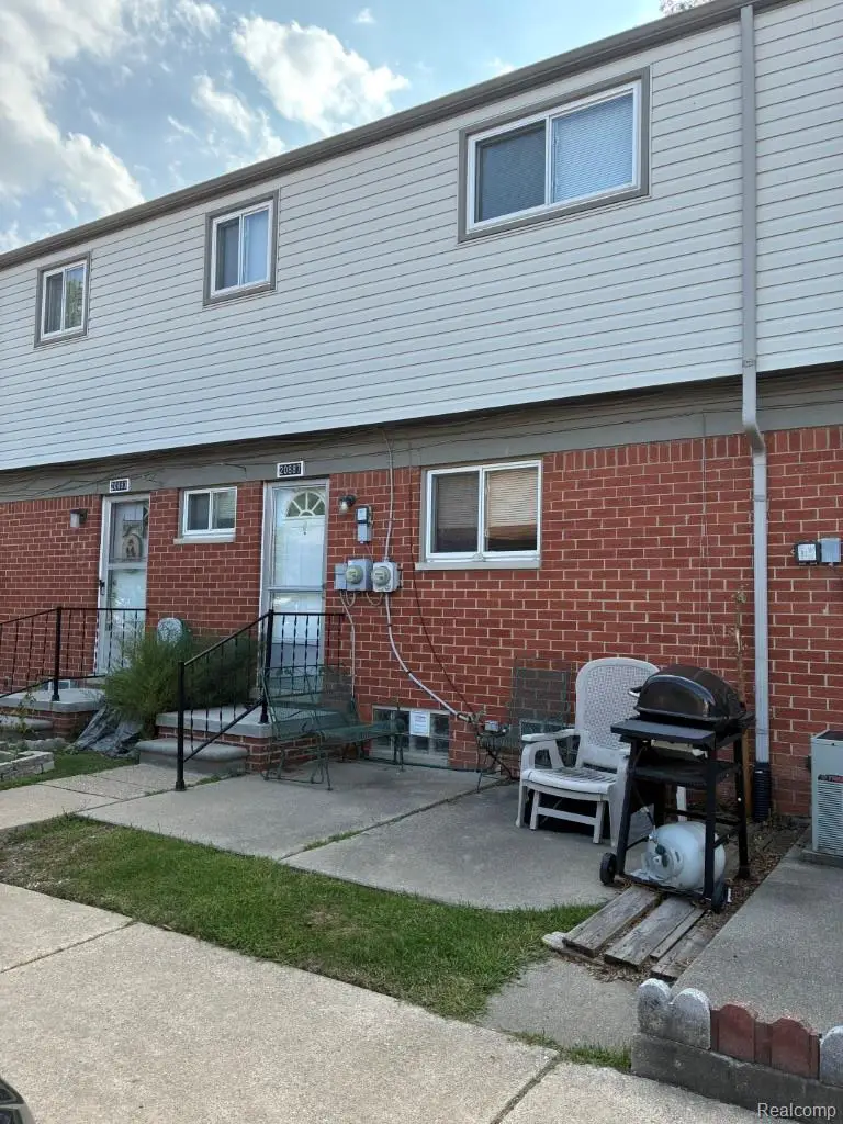 20887 Washington, Roseville, MI 48066 - #2
