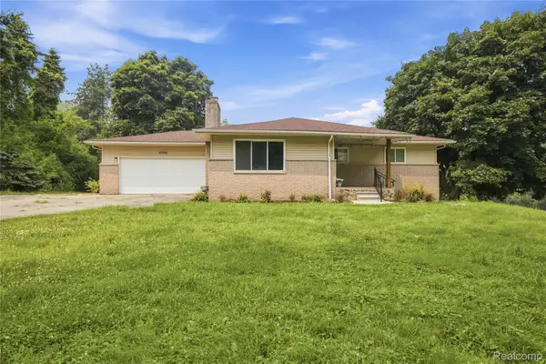 4700 Indianwood Court, Clarkston, MI 48348