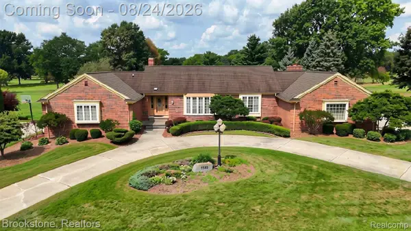 9598 Burning Tree Drive, GrandBlanc, MI 48439