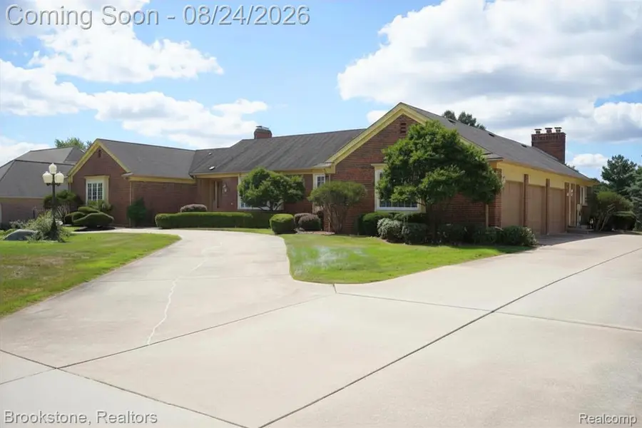 9598 Burning Tree Drive, Grand Blanc, MI 48439 - #3