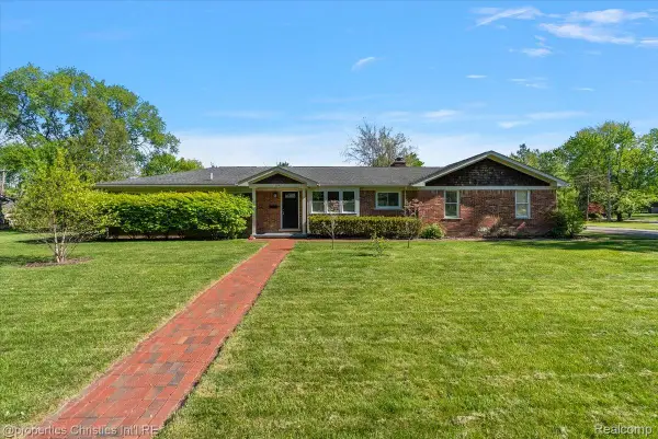 2985 Summervale Lane, BloomfieldHills, MI 48301