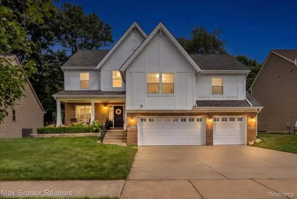 417 Napa Valley Drive, Milford, MI 48381