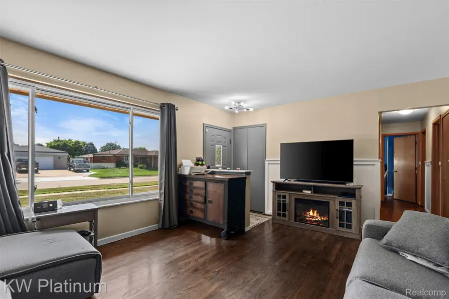 15003 Jenny Drive, Warren, MI 48088 - #2