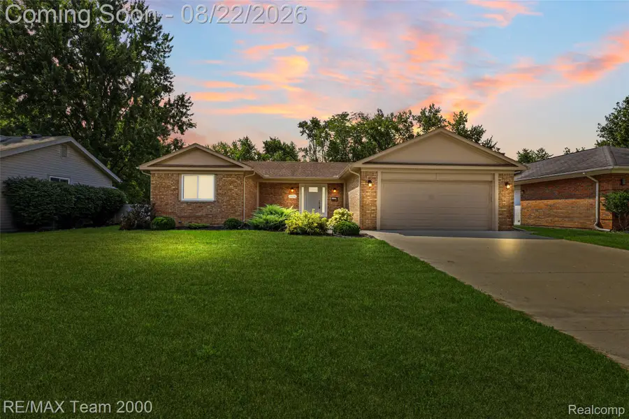 44001 S Umberland Circle, Canton, MI 48187 - #2