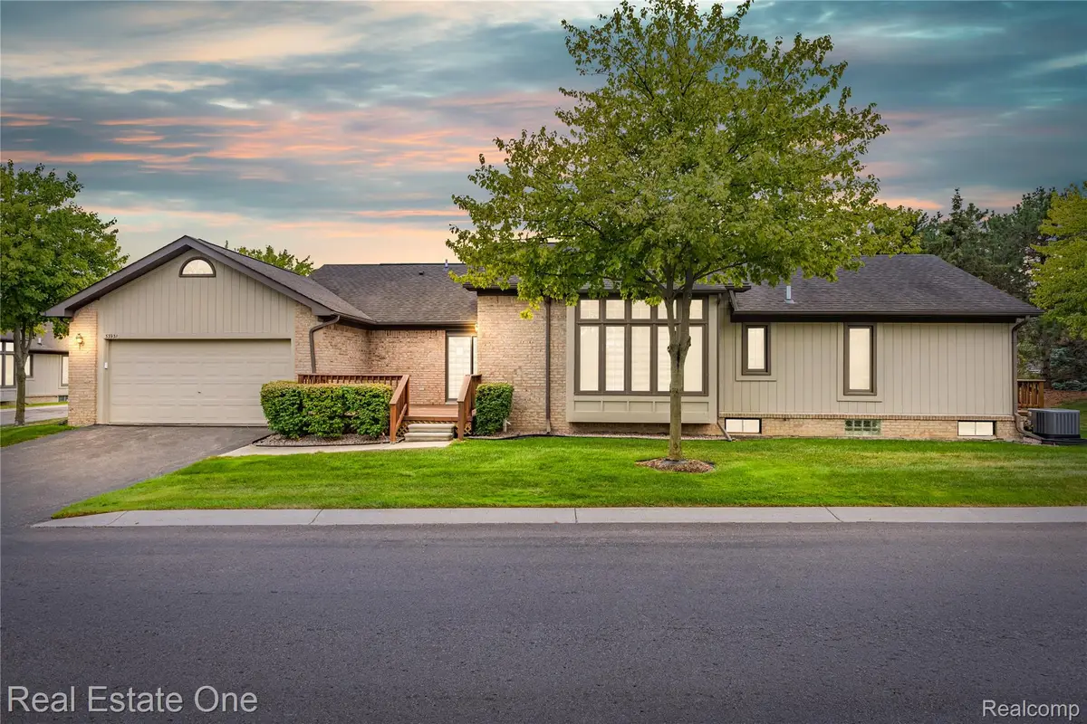 33925 Oakwood Drive, Sterling Heights, MI 48312 - #1
