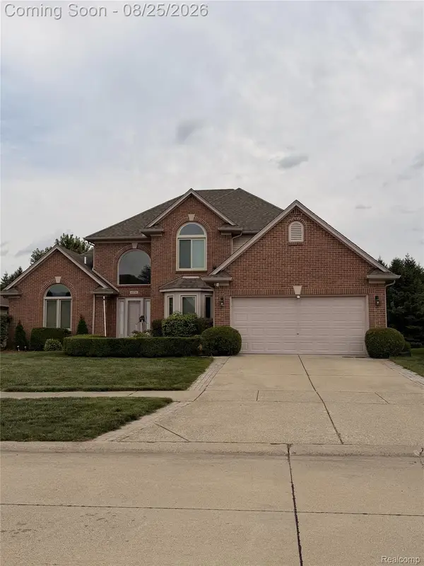 48746 Bradford Drive, Macomb, MI 48044