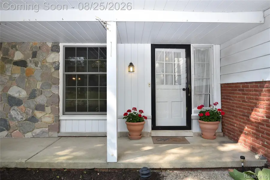 872 Dursley Road, Bloomfield, MI 48304 - #3
