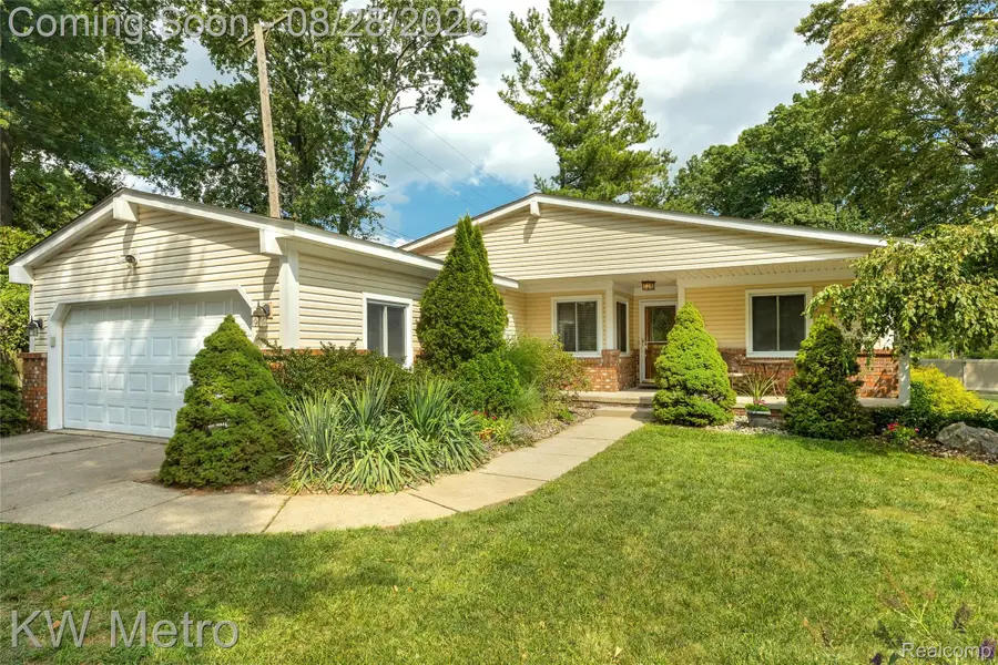 2330 N Washington Avenue, Royal Oak, MI 48073 - #2
