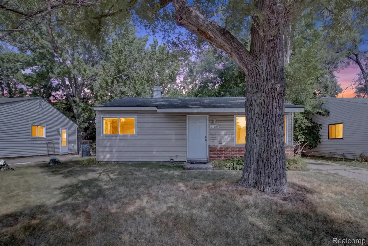 21910 Coolidge Hwy, Oak Park, MI 48237 - #1