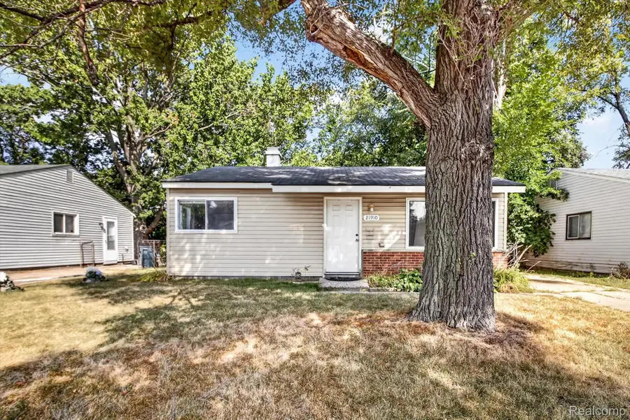 21910 Coolidge Hwy, Oak Park, MI 48237 - #3