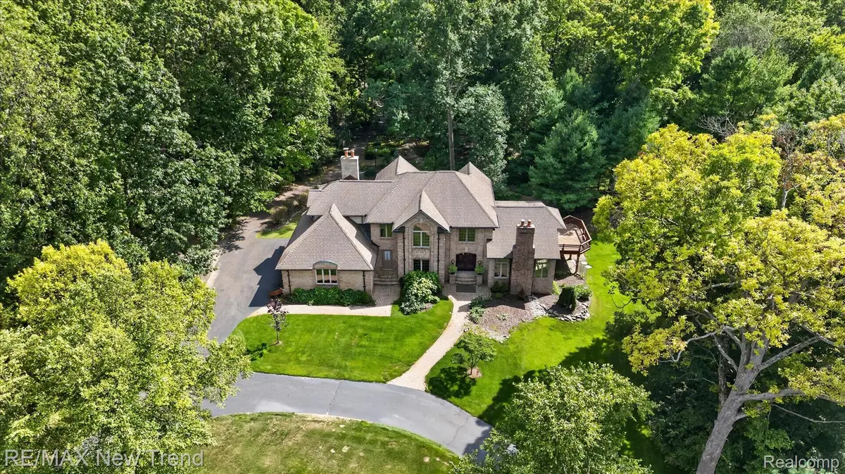 561 Valley Drive, Milford, MI 48381 - #1