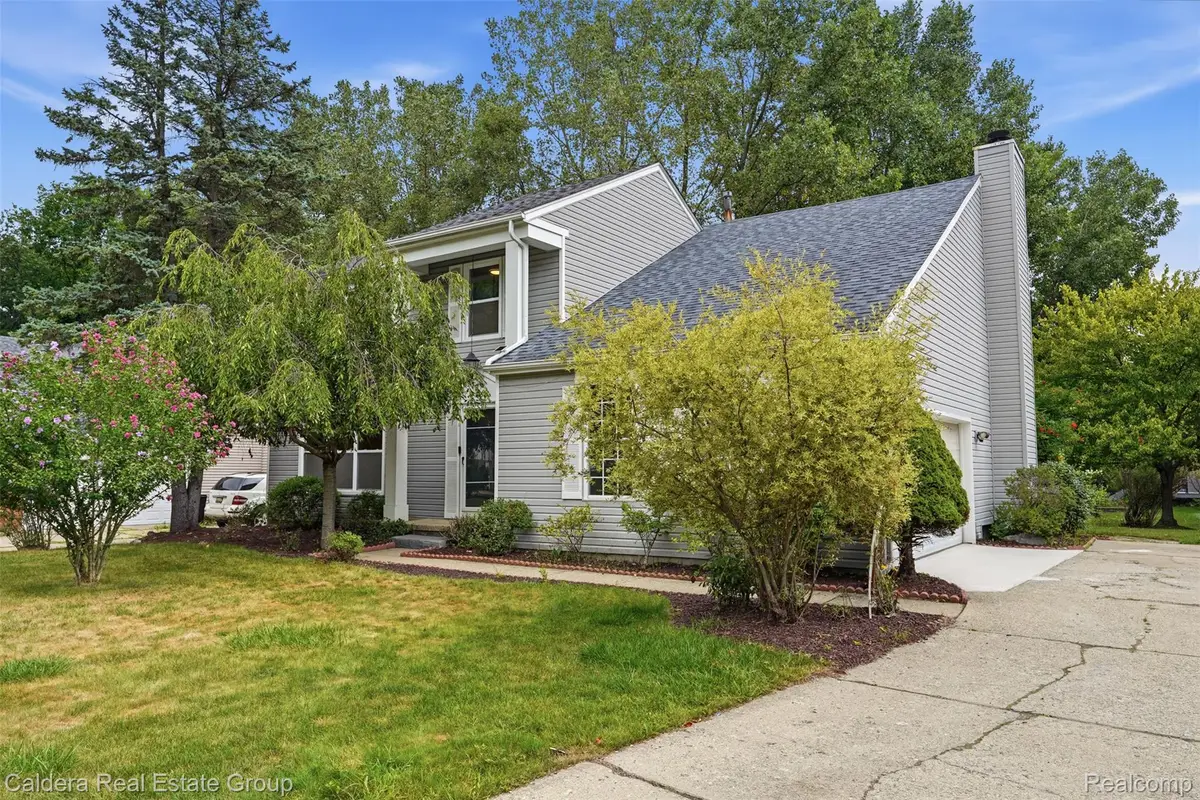 1753 Dawncrest Drive, West Bloomfield, MI 48324 - #1