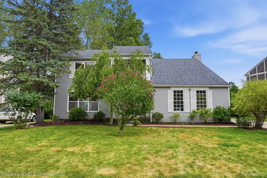 1753 Dawncrest Drive, West Bloomfield, MI 48324 - #2