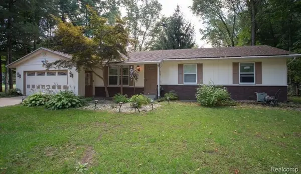 28047 Wexford Drive, Lawton, MI 49065