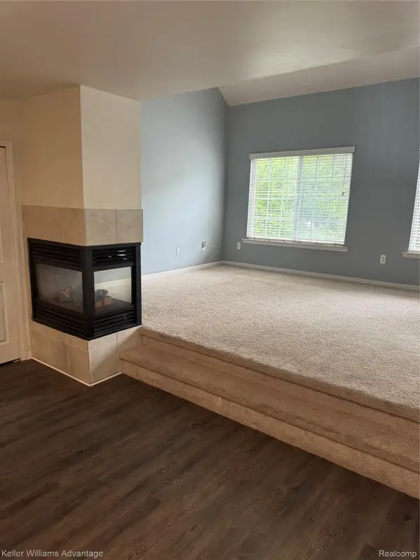 1478 Crimson Way, WalledLake, MI 48390