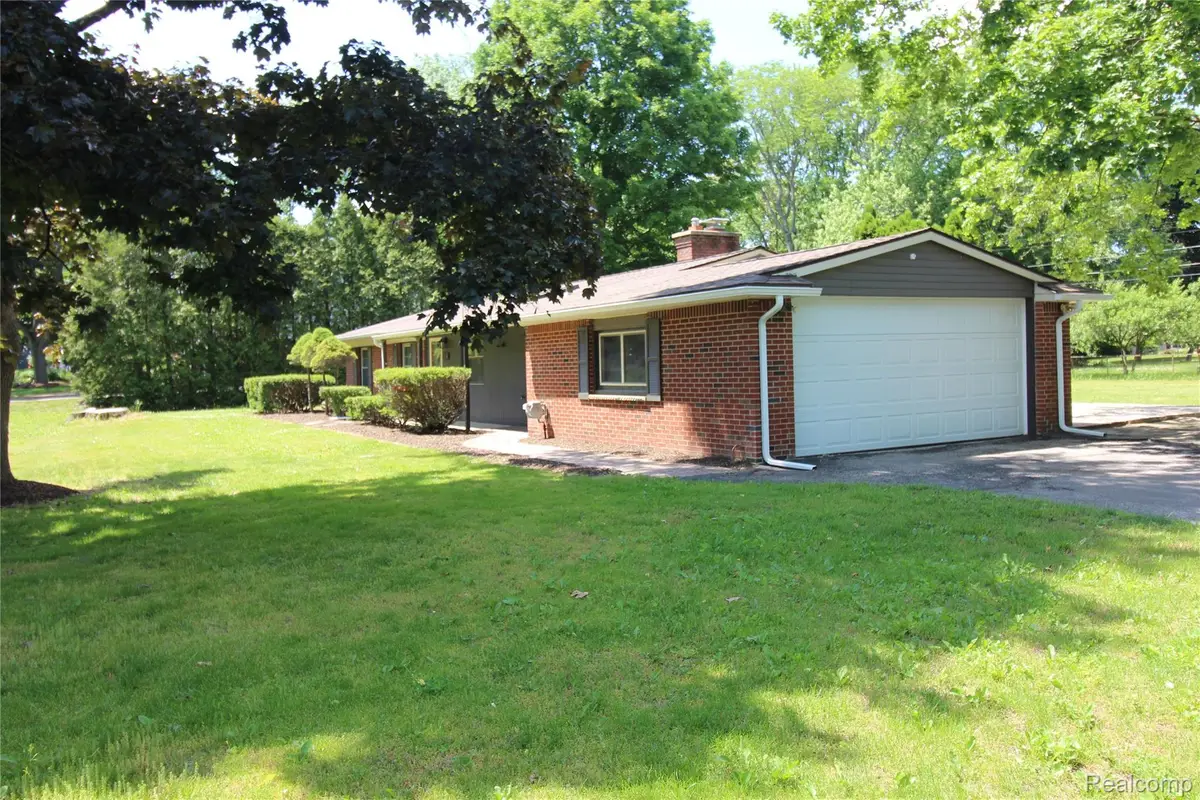 1239 Ashover Drive, Bloomfield, MI 48304 - #1