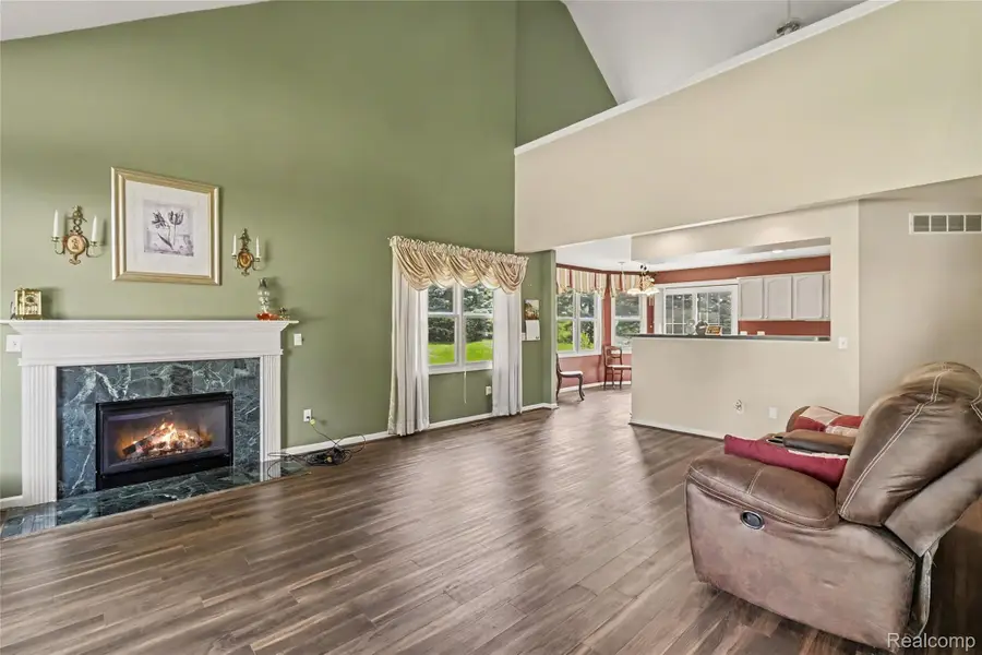 7011 Chase Run Lane, Flushing, MI 48433 - #3