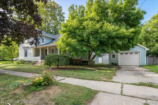 402 N Hickory Street, Owosso, MI 48867