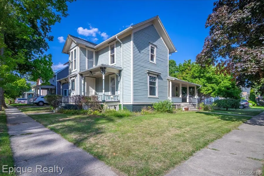 402 N Hickory Street, Owosso, MI 48867 - #2