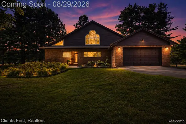 9022 Kingston Court, Pinckney, MI 48169