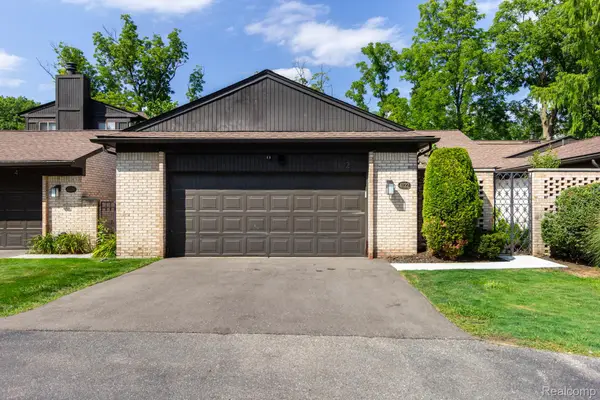 4122 Wabeek Lake Drive S, BloomfieldHills, MI 48302