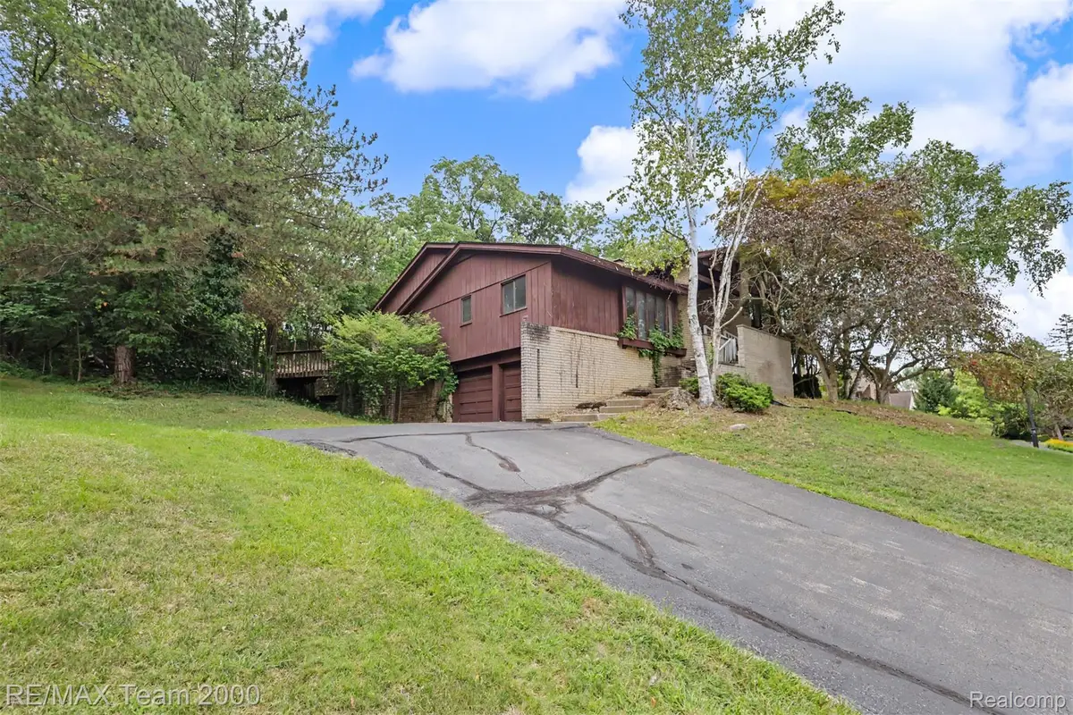 3030 Bloomfield Park Drive, West Bloomfield, MI 48323 - #1
