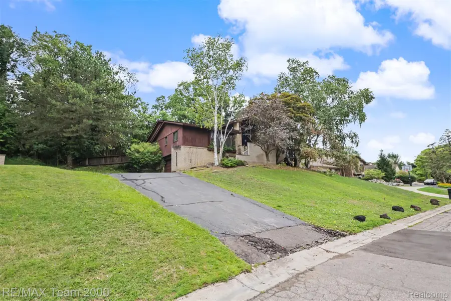 3030 Bloomfield Park Drive, West Bloomfield, MI 48323 - #3