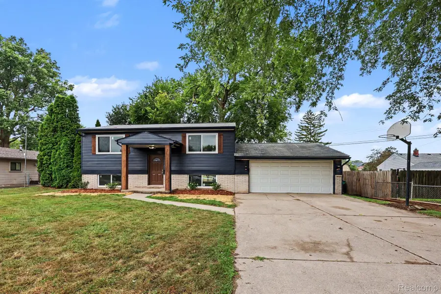 39721 Camp Street, Harrison, MI 48045 - #2