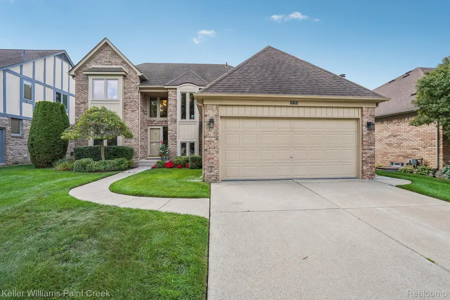 15792 Constitution DR, Macomb, MI 48044 - #2