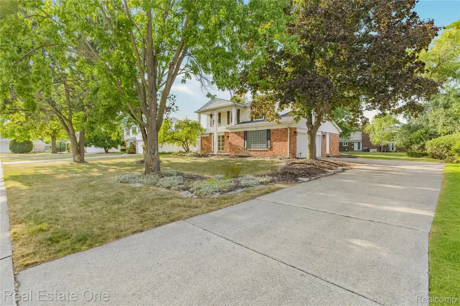 25695 Branchaster Road, Farmington Hills, MI 48336 - #3