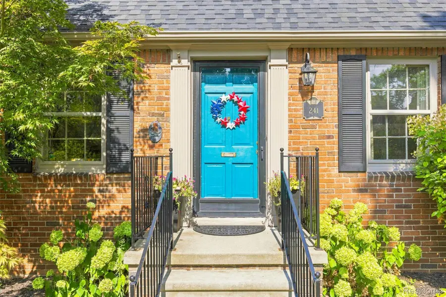 241 Nash Street, Dearborn, MI 48124 - #3