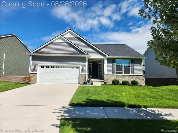 8676 Sawgrass Lane, WhiteLake, MI 48386