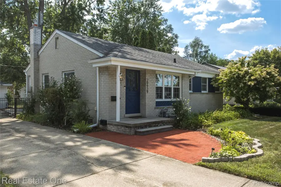 29929 Orangelawn Street, Livonia, MI 48150 - #3