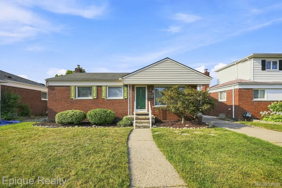 32980 Rosslyn Avenue, Garden City, MI 48135 - #1