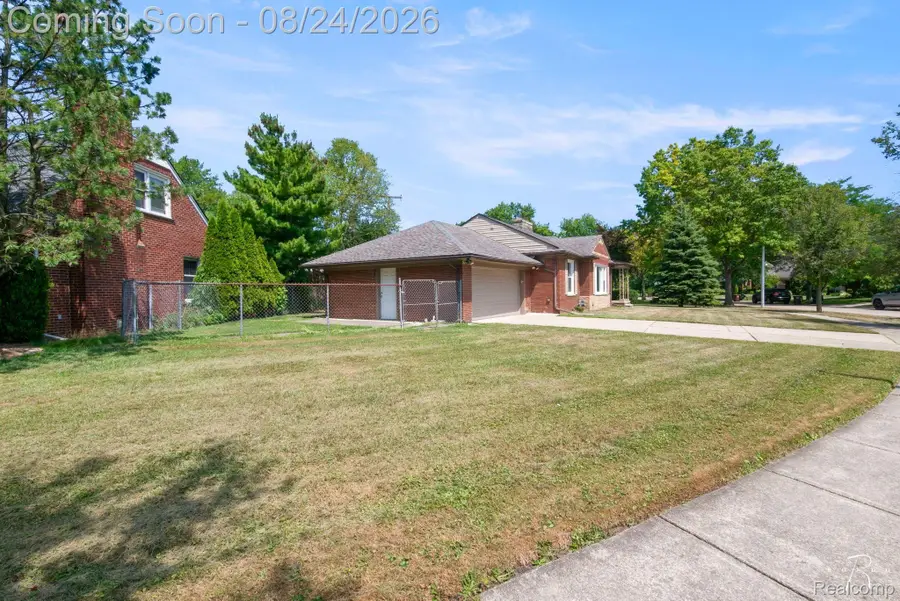 1160 Torrey Road, Grosse Pointe Woods, MI 48236 - #3