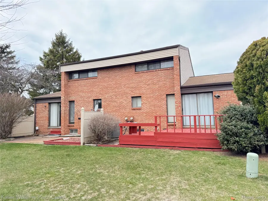 2038 Roman Court, Warren, MI 48092 - #2
