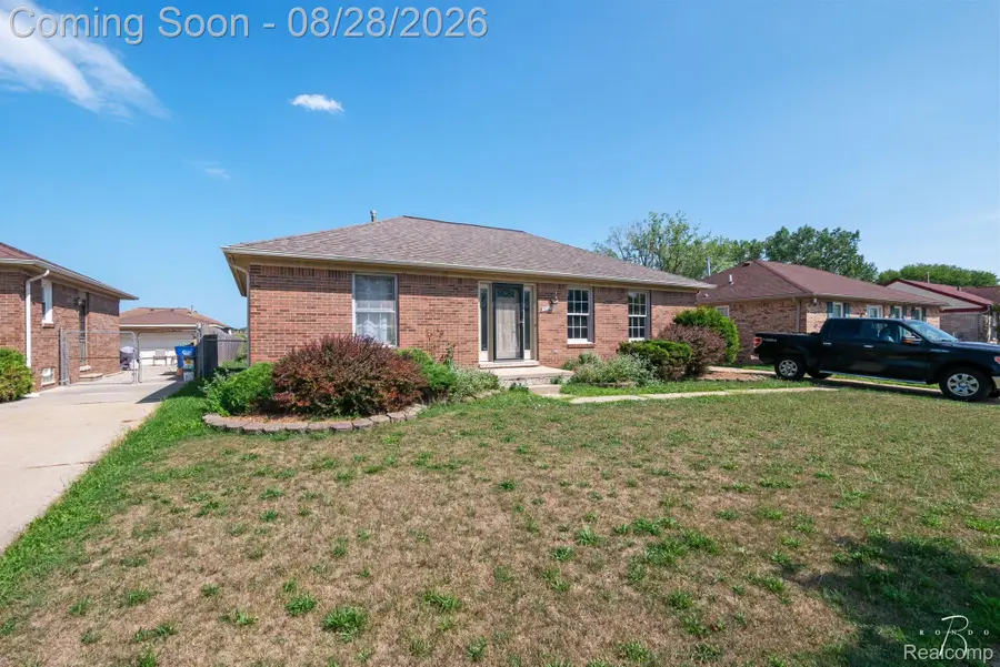 32320 Warner Court, Warren, MI 48092 - #2