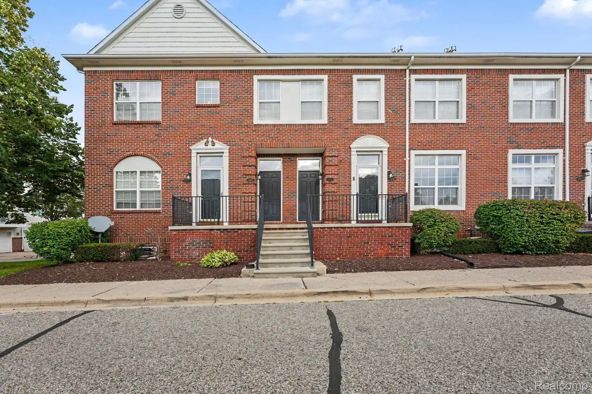 43054 Strand Drive, Sterling Heights, MI 48313 - #1