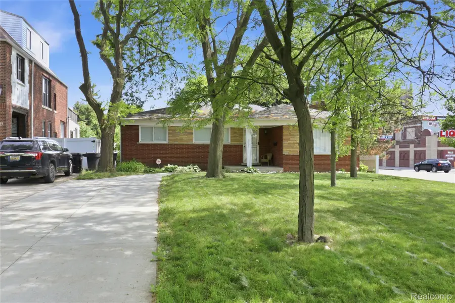 2555 W Boston Boulevard, Detroit, MI 48206 - #2